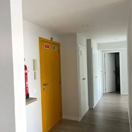 Floor Avenida Arriaga 802 * フンシャル