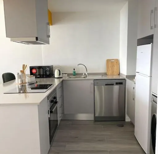 Floor Avenida Arriaga 802 * Funchal (Madeira)